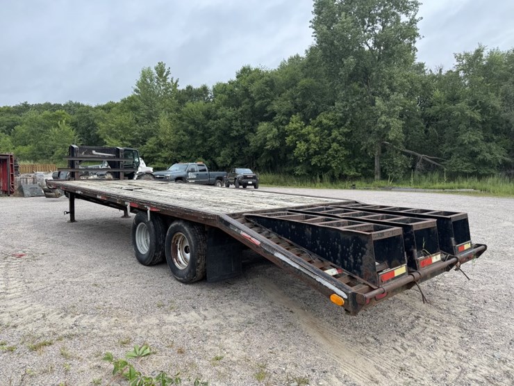 #1083-•-2001-delta-tandem-axle-gooseneck-trailer-image-3
