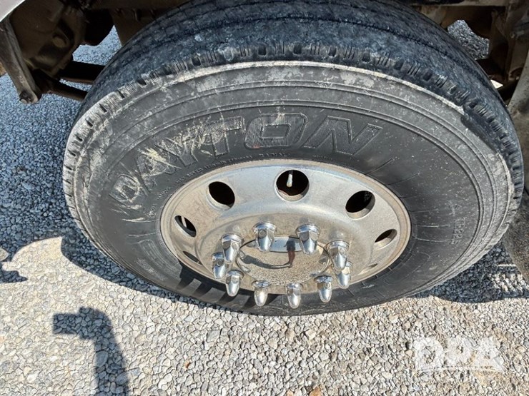 1993-peterbilt-377-image-24
