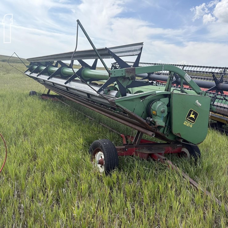 JOHN DEERE 224