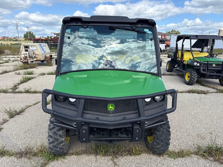 2021-john-deere-gator-image-6