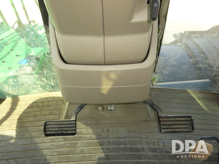 2020-john-deere-f4365-image-117