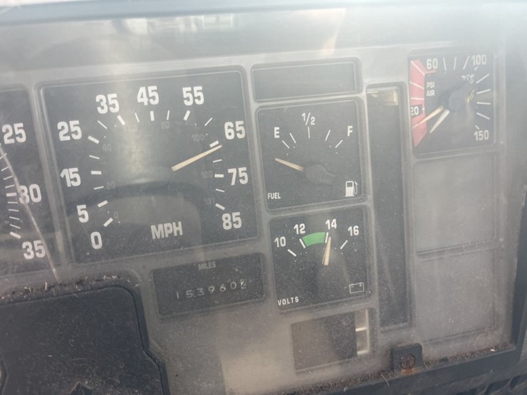#2688-•-1998-navistar-2674-6x4-day-cab-truck-tractor-image-62