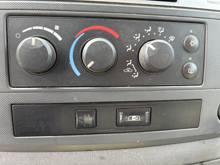 2008-dodge-3500-image-66