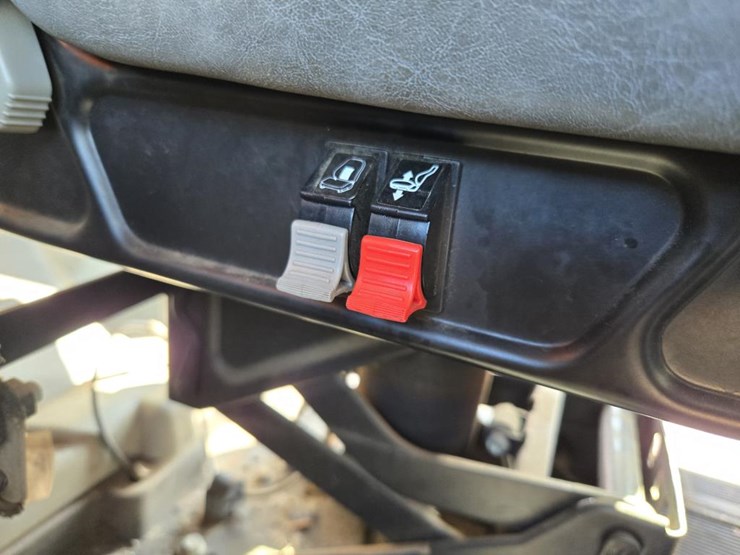 2015-mack-granite-gu813-image-99