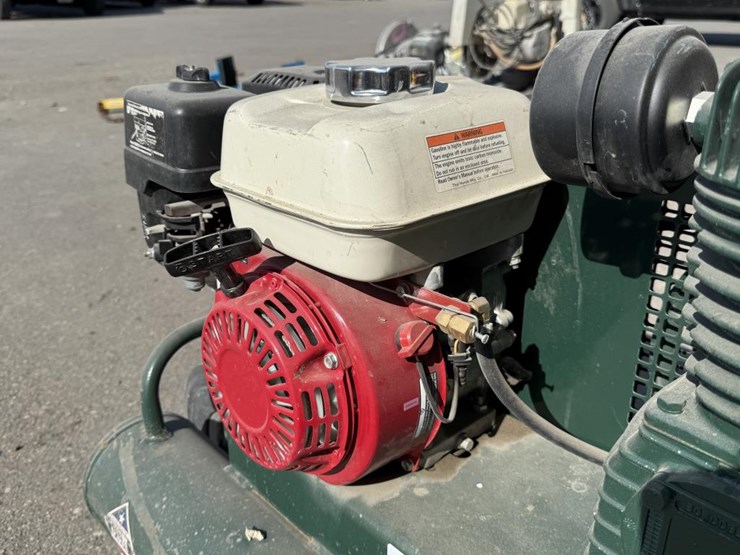 #2121-•-rolair-portable-gas-air-compressor-image-7