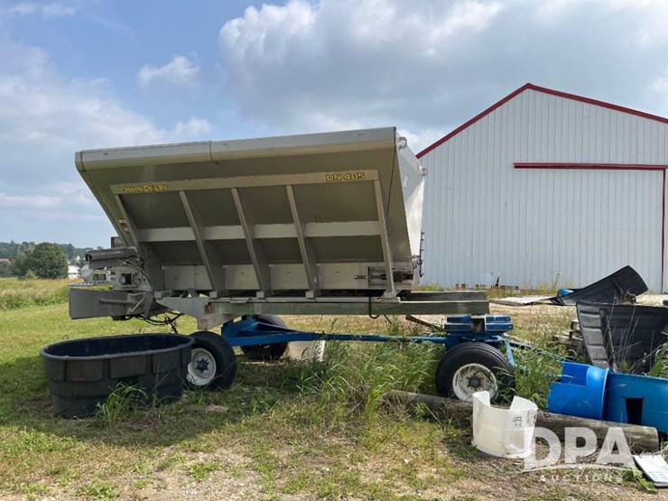2019-john-deere-485-image-2