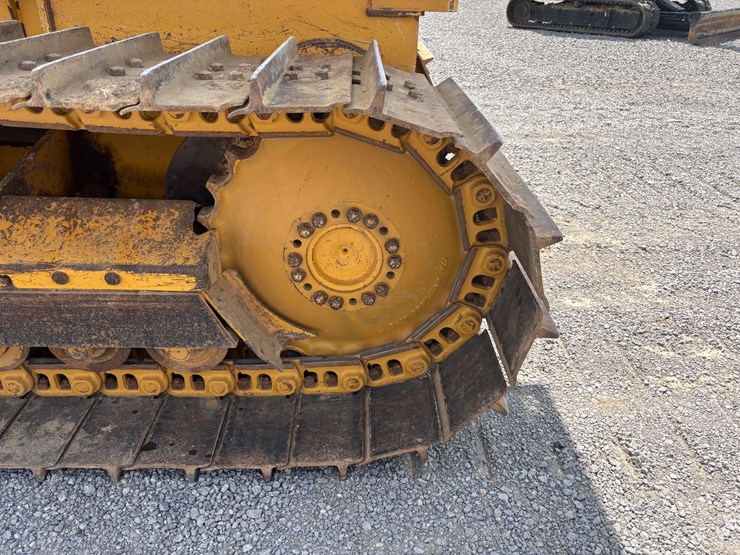 2007-deere-650j-lgp-image-11