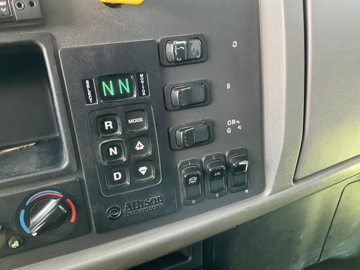 2020-peterbilt-337-image-101