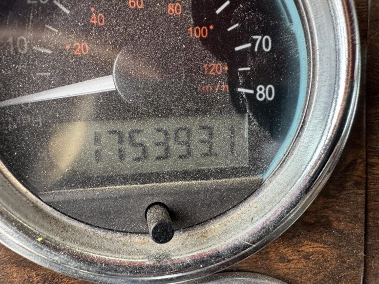 1995-peterbilt-359-image-57