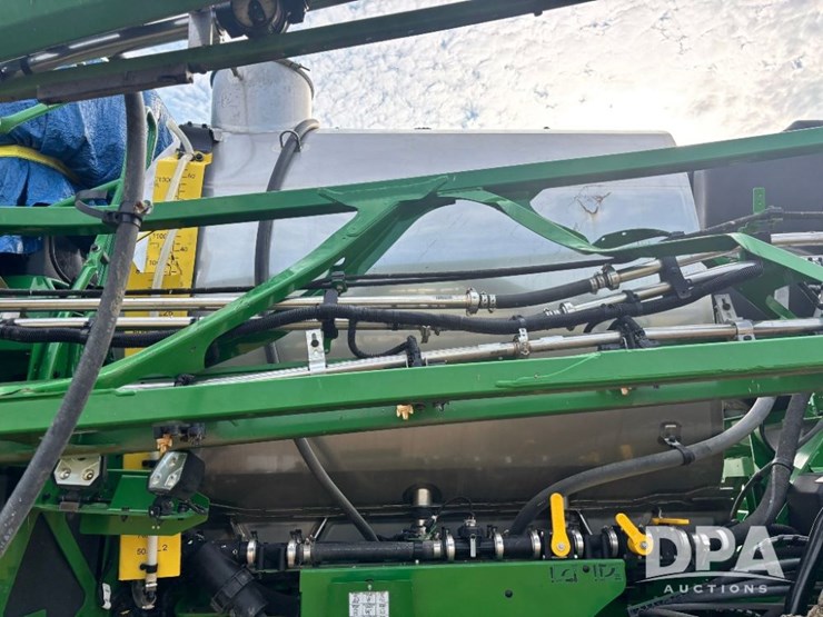2025-john-deere-616r-image-44