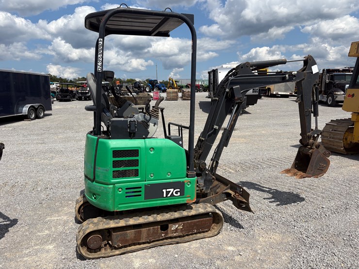 2018-deere-17g-image-3