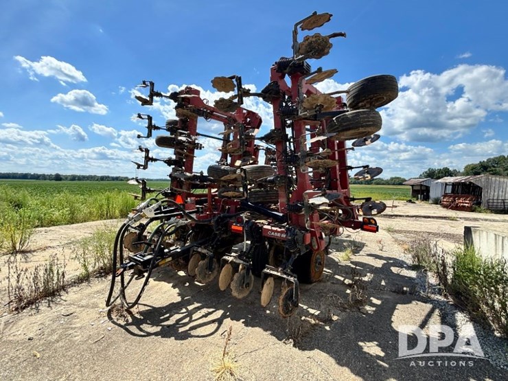 2011-case-ih-24-image-9