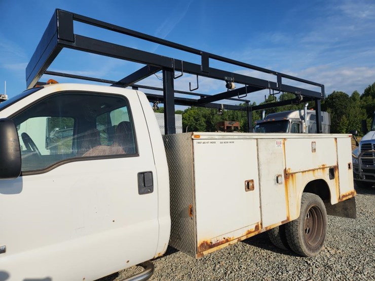 2006-ford-f550-image-11