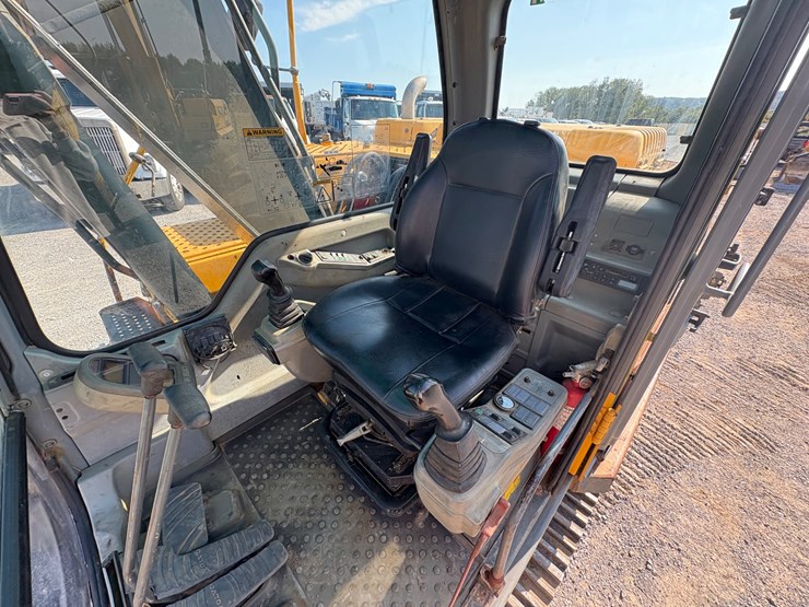 volvo-ec140b-lc-image-16