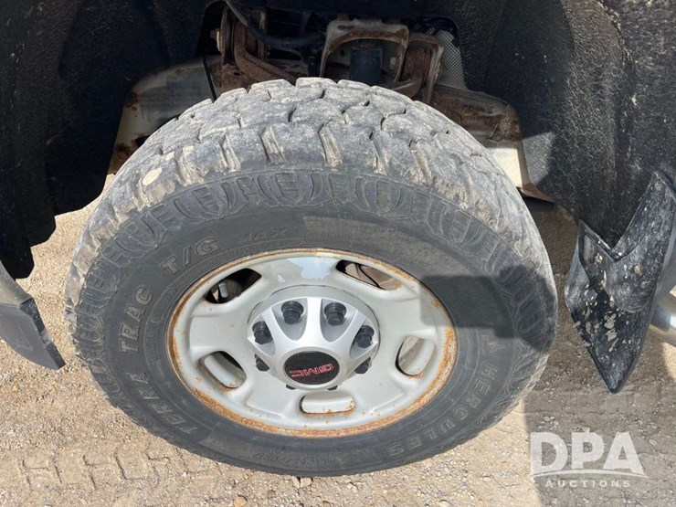 2015-gmc-2500-image-21