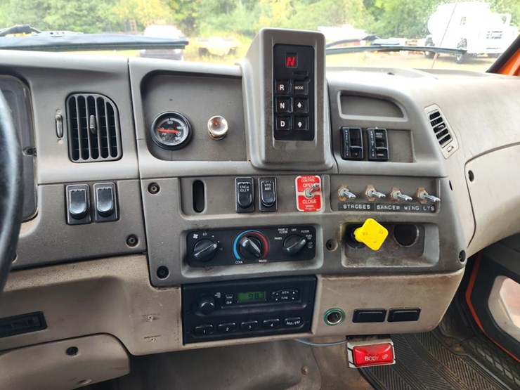#1648-•-sterling-single-axle-patrol-truck-image-68