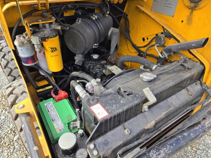 2010-jcb-180-image-27