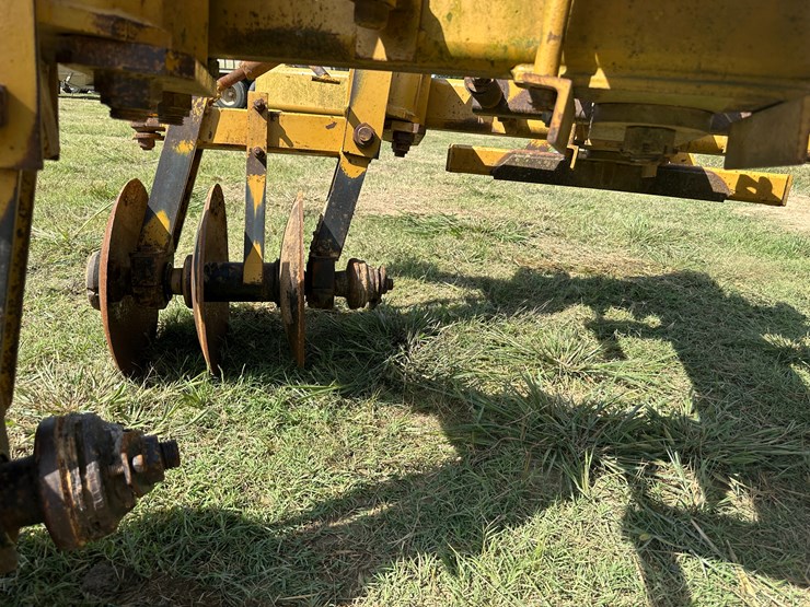 #32162-•-prime-1016-9"-tandem-levee-plow-image-23
