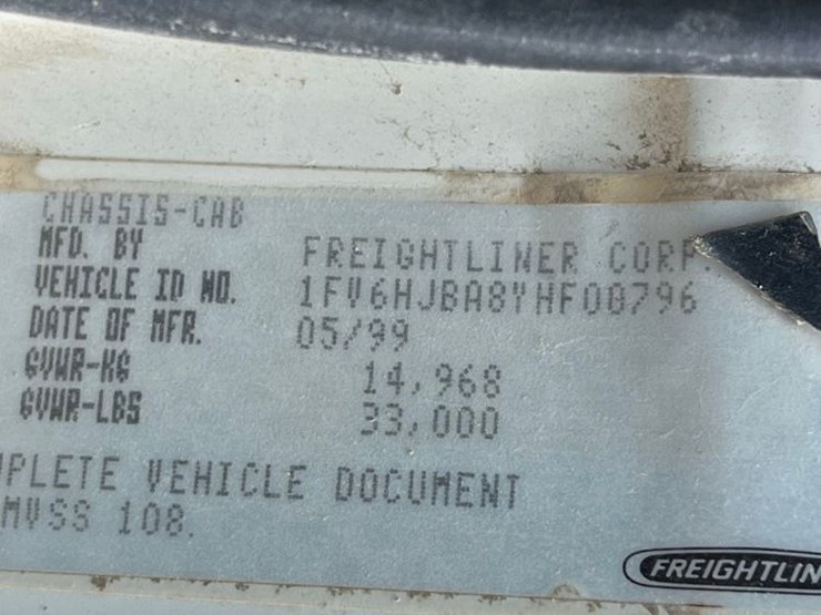 2000-freightliner-fl70-image-80