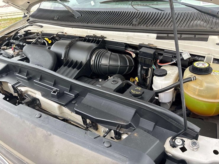 2008-ford-cargo-image-11