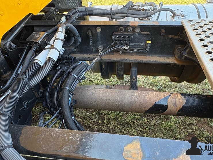 2020-kenworth-t680-image-18