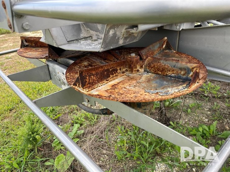 2019-john-deere-485-image-22