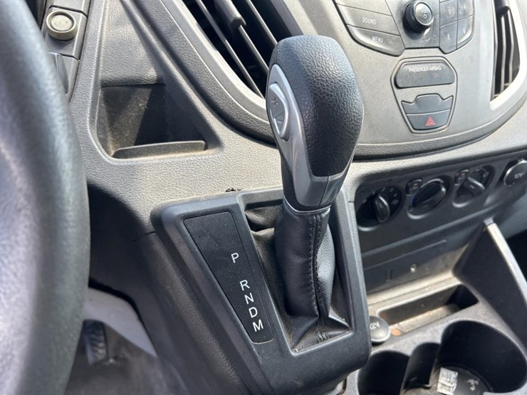 2015-ford-transit-image-27