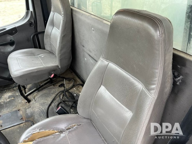 2010-freightliner-business-class-m2-petroleum-truck-(jn2961,-unit-491)-image-76