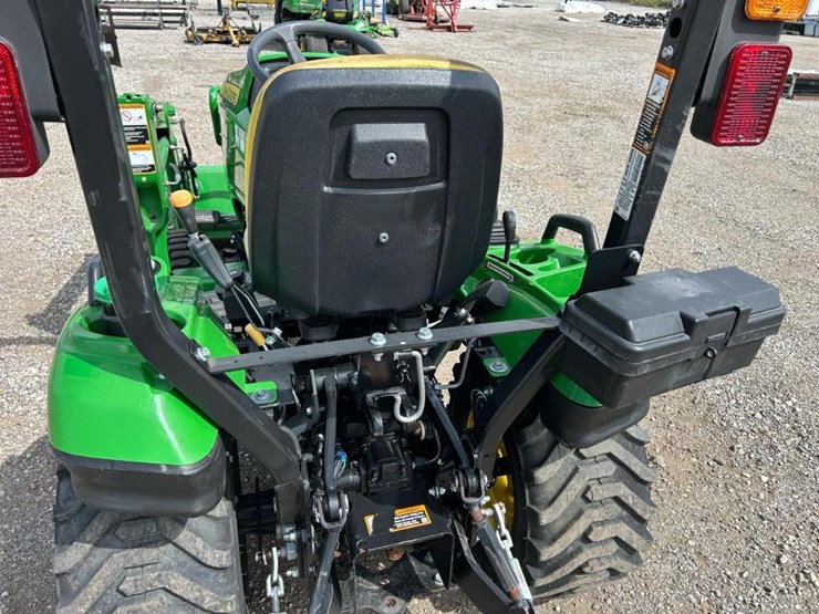 2020-john-deere-1023e-image-24