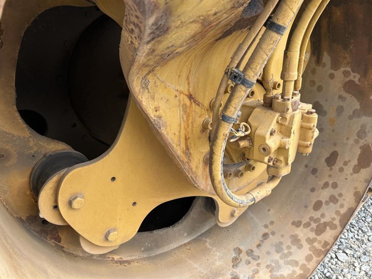 caterpillar-cb54-image-15