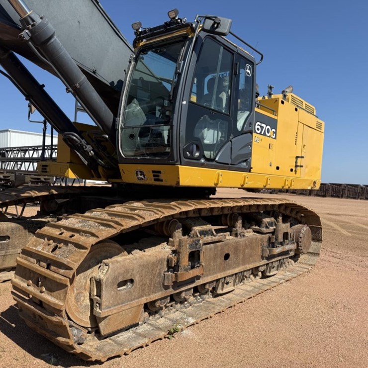 2020 DEERE 670G LC