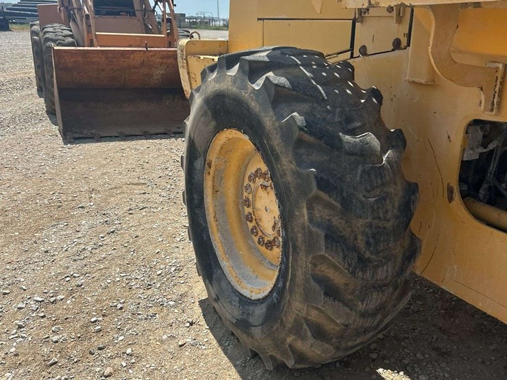john-deere-444h-image-27