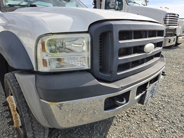 2006-ford-f550-image-9