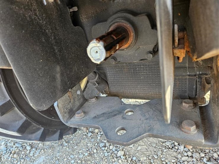 john-deere-1025r-image-25