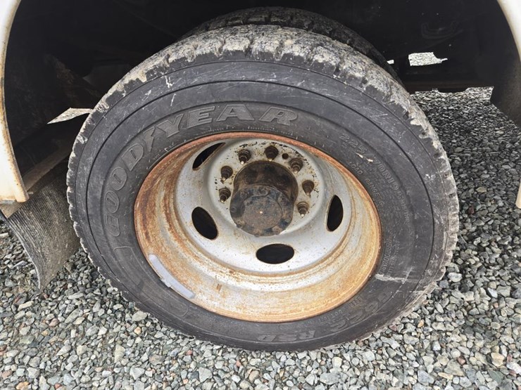 2011-ford-f550-image-69