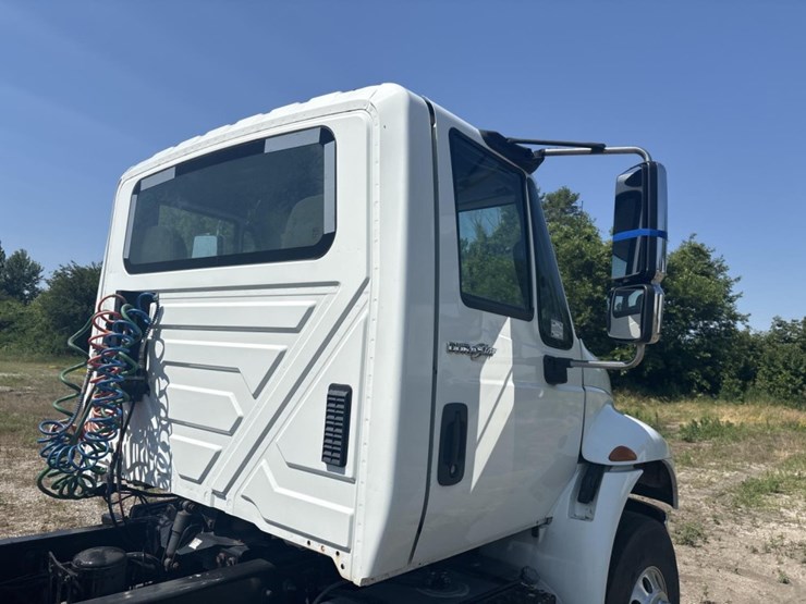 2014-international-durastar-4400-image-11