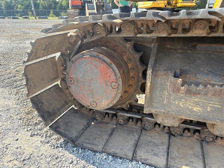 volvo-ec140b-lc-image-11