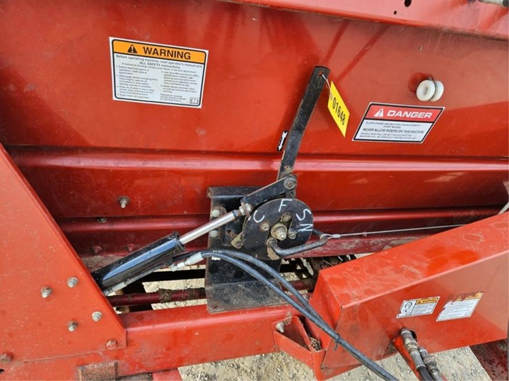 new-holland-195-image-13