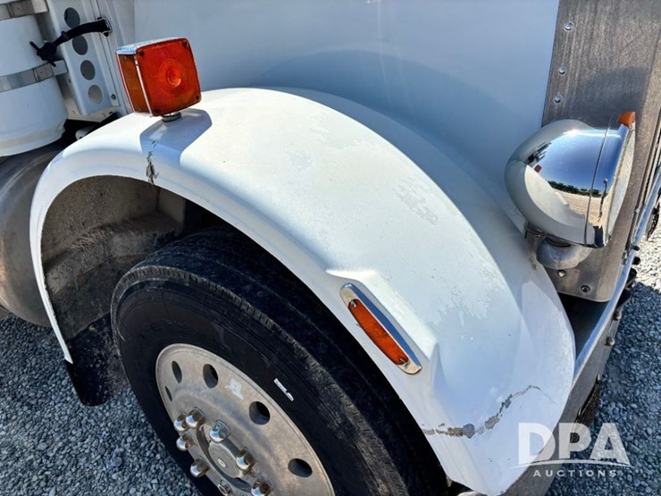 1986-peterbilt-359-image-51