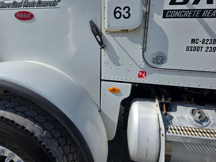 2014-peterbilt-365-image-53