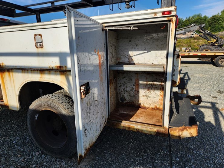 2006-ford-f550-image-26