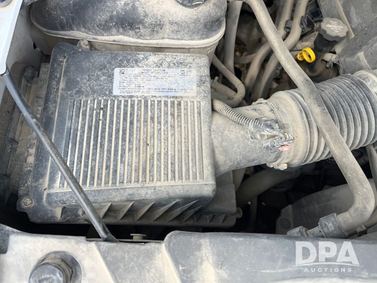2017-gmc-3500-image-53