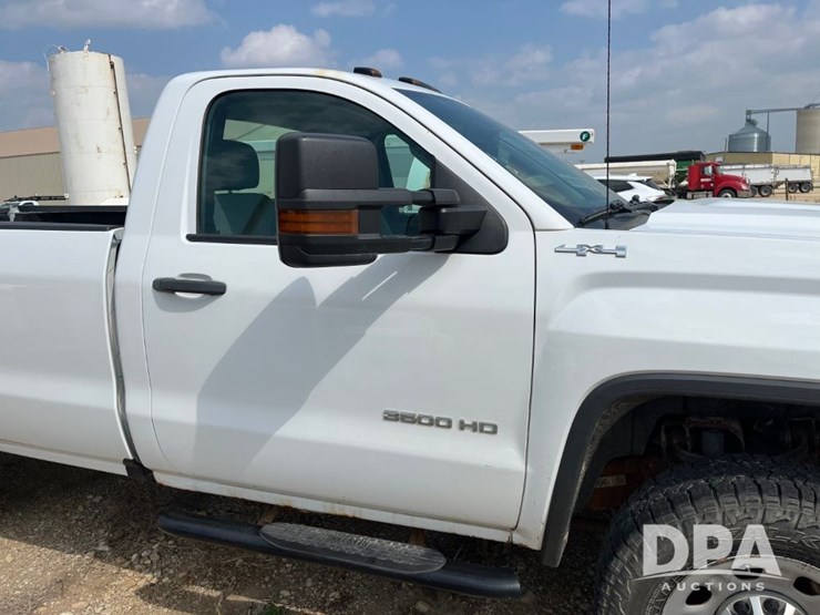 2017-gmc-3500-image-18