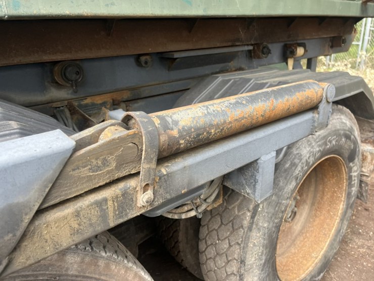 1995-ford-l9000-image-25