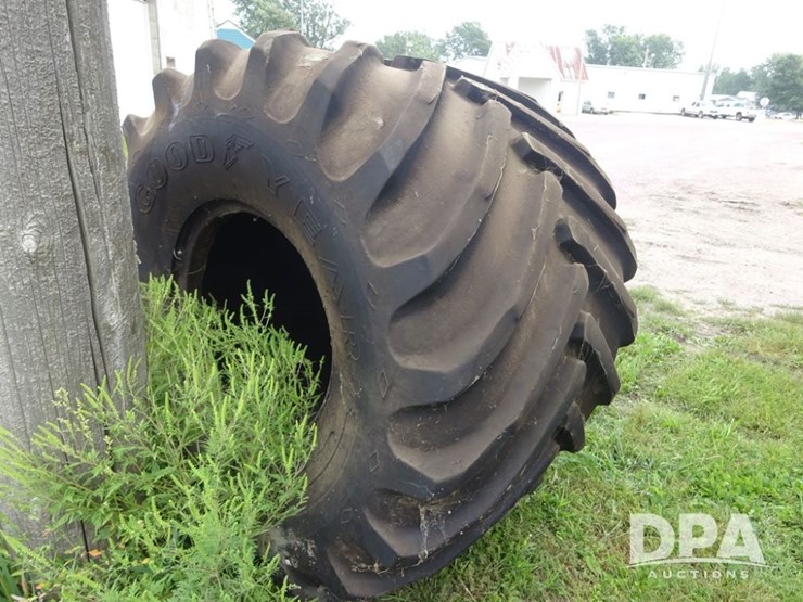 good-year-flotation-tire-(pz13889)-image-12