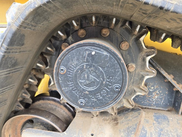 2022-deere-333g-image-55