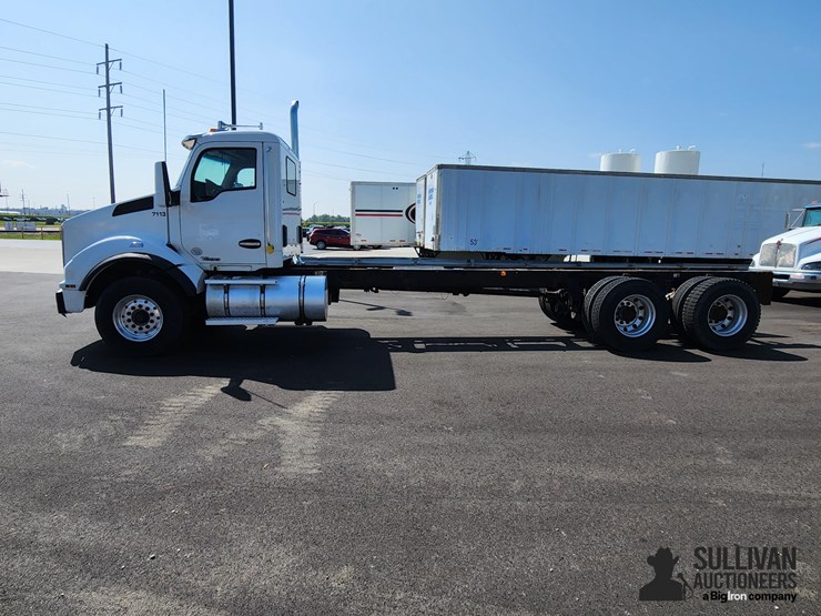 2016-kenworth-t880-image-8