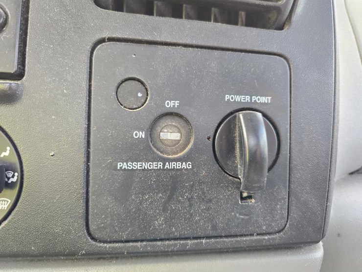 2006-ford-f550-image-49