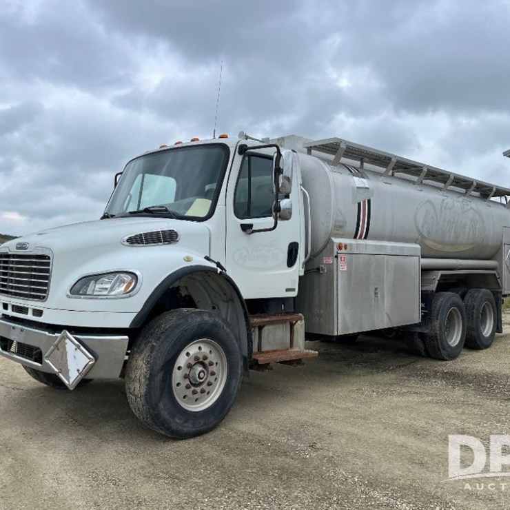2010 Freightliner Business Class M2 Petroleum Truck (JN2961, Unit 491)