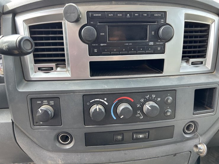 2008-dodge-3500-image-65